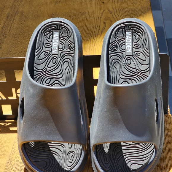 Madden Men's Charged Black Slide Sandal Size 12 - Picture 11 of 16